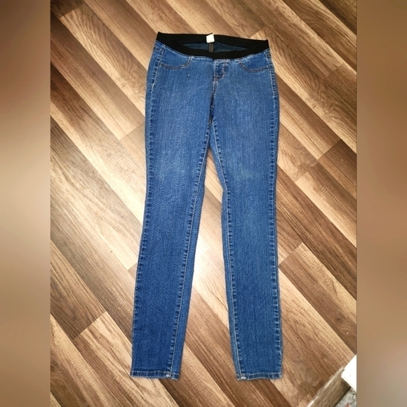 OLD Navy Size 2 Stretch Demim Jeans - Picture 1 of 2